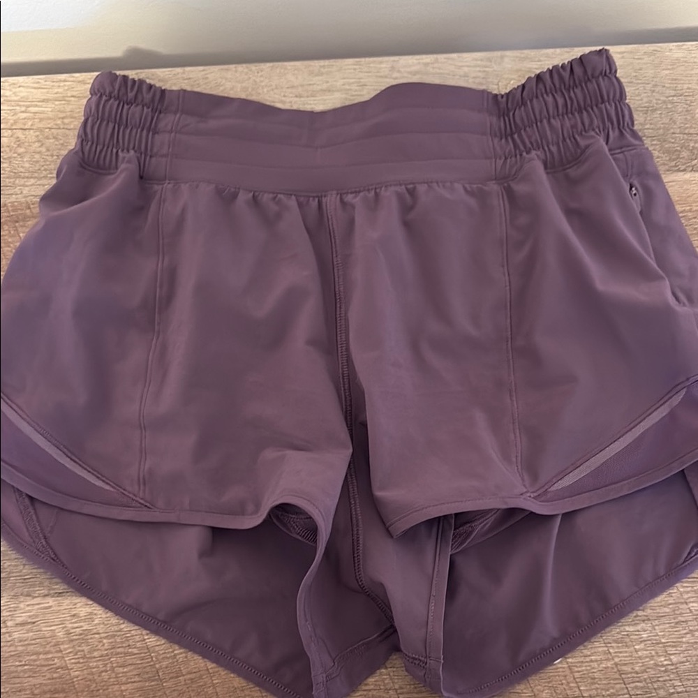 Lululemon high rise hotty hot shorts